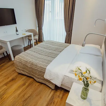 Sunshine Apartments 巴统 外观 照片